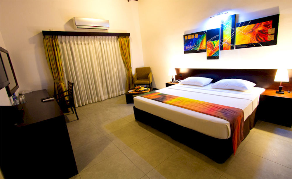 อเมทิสต์ รีสอร์ต ปาซซิกูดา Hotel Passikudah ภายนอก รูปภาพ