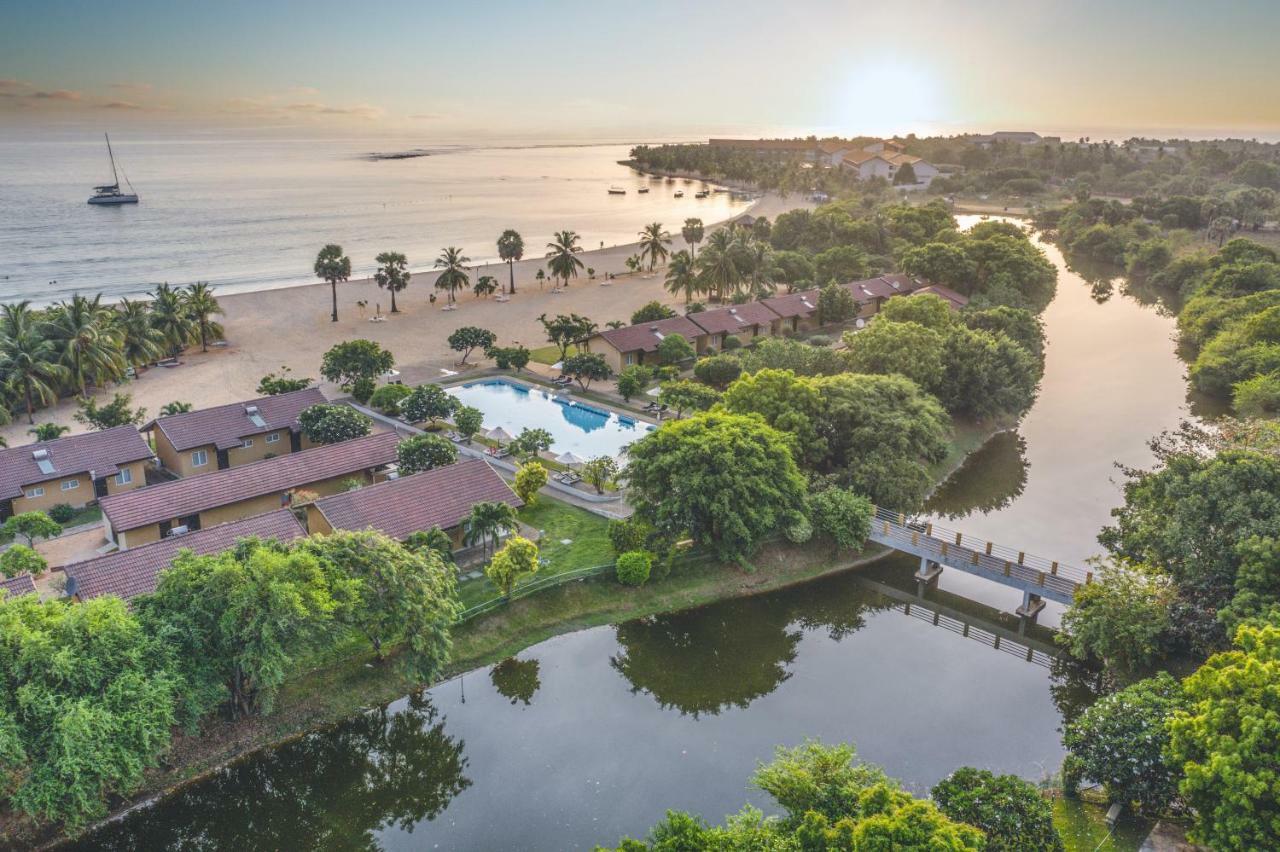 อเมทิสต์ รีสอร์ต ปาซซิกูดา Hotel Passikudah ภายนอก รูปภาพ