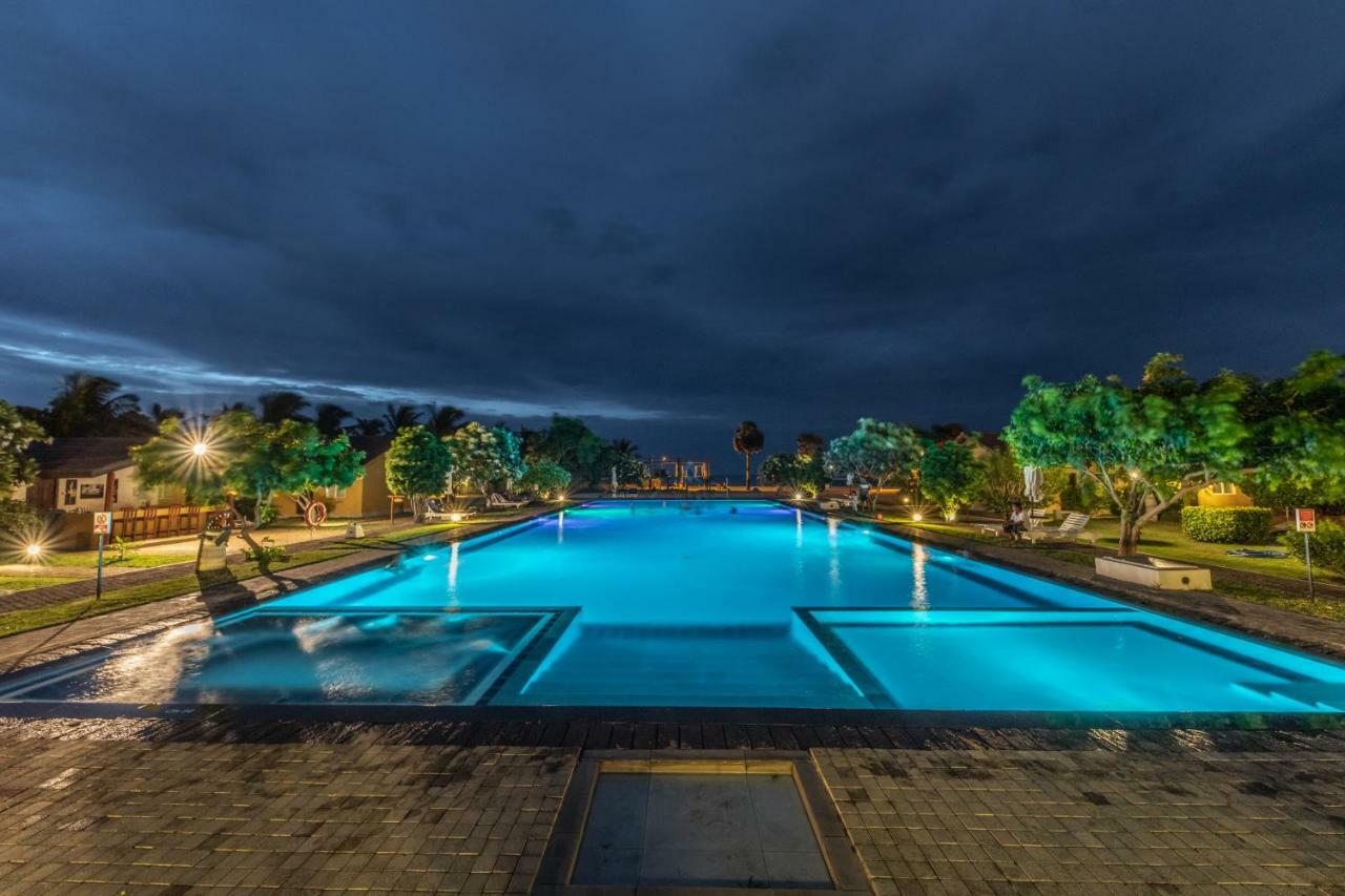 อเมทิสต์ รีสอร์ต ปาซซิกูดา Hotel Passikudah ภายนอก รูปภาพ